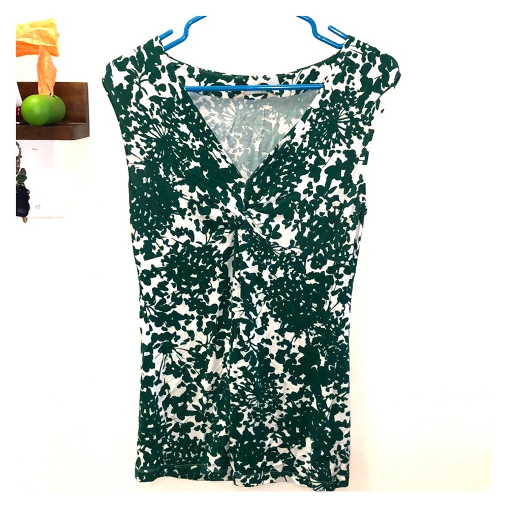 Banana Republic super soft sleeveless top!